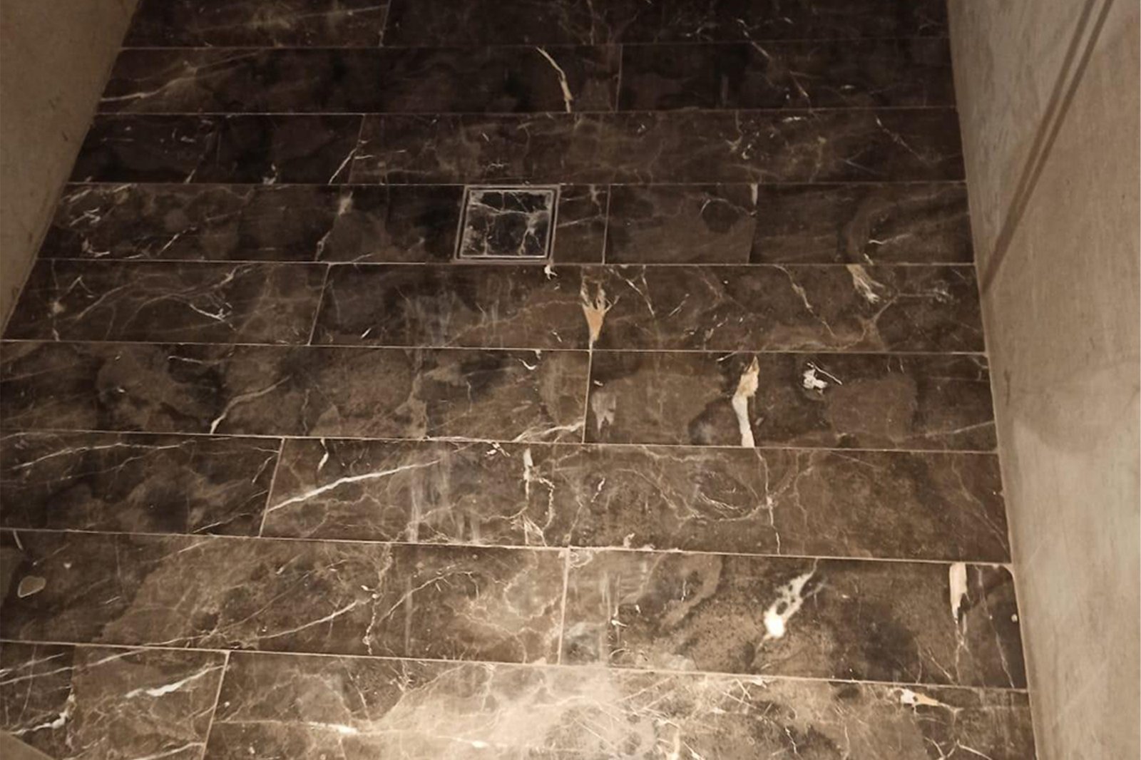 Grand washrooom after